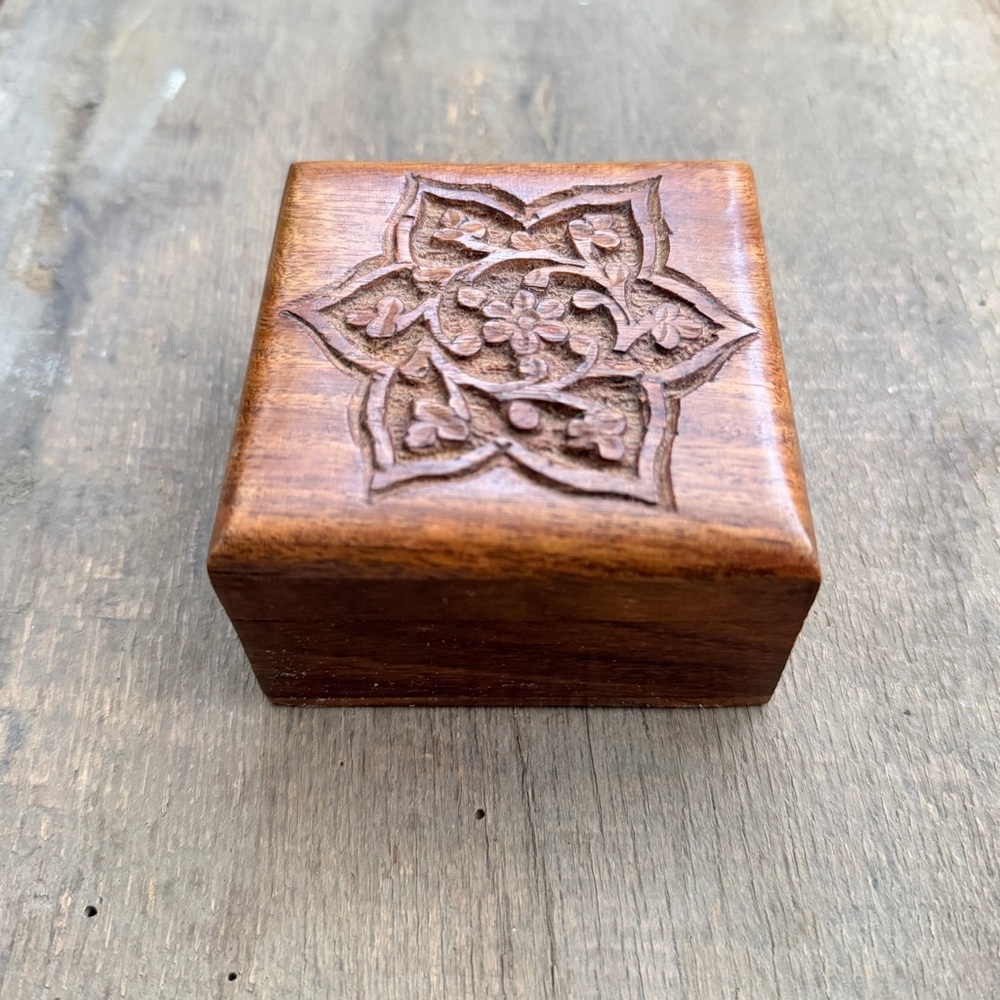 Vintage Archana Crafts square carved wood trinket box